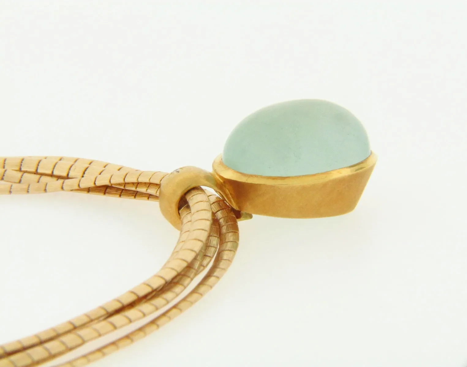 18K YELLOW GOLD AQUA PENDANT / NECKLACE
