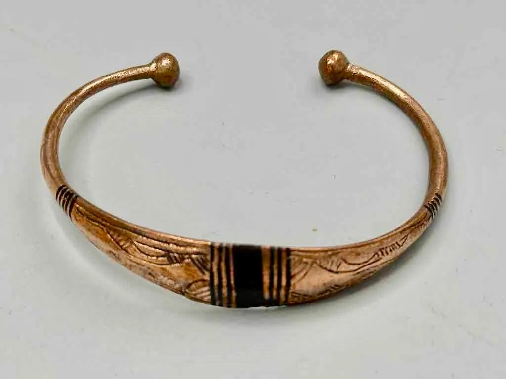 Tuareg Single Bar Multiple Stripe Inlay Etched Flat Copper Bracelet