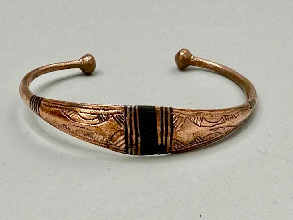 Tuareg Single Bar Multiple Stripe Inlay Etched Flat Copper Bracelet